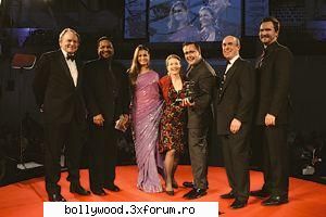 filmele indiene o iau �naintea pe mobil
  indiene de film bollywood, care produc anual peste 1000 de